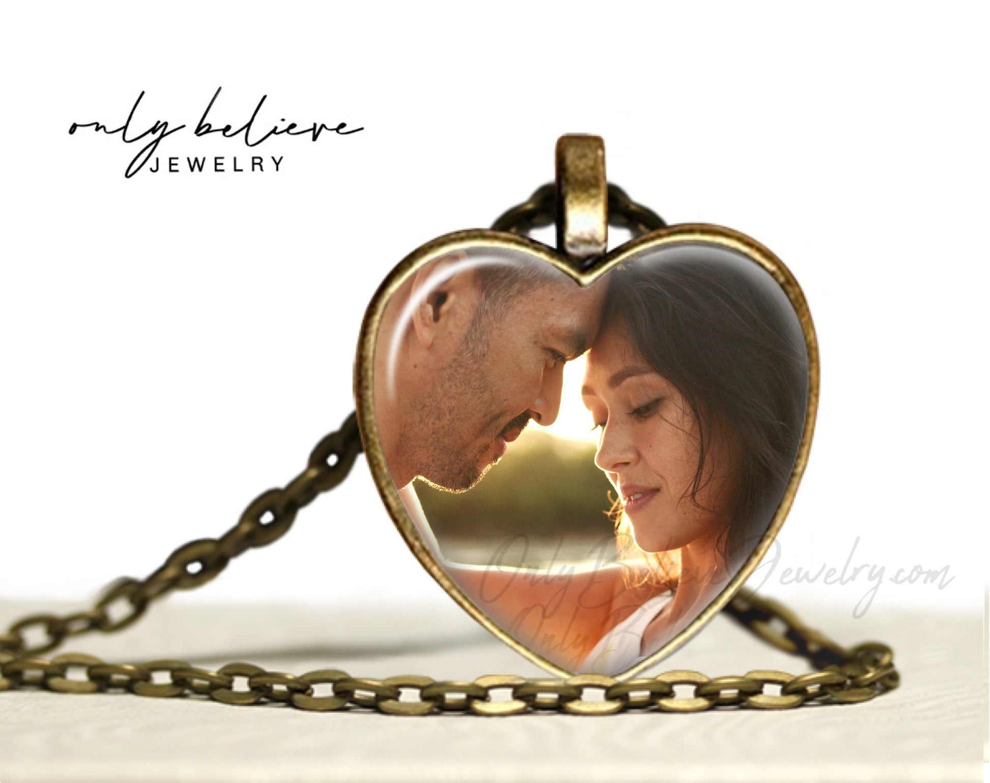 Personalized Heart Photo Necklace: Vintage-Style Memorial Keepsake